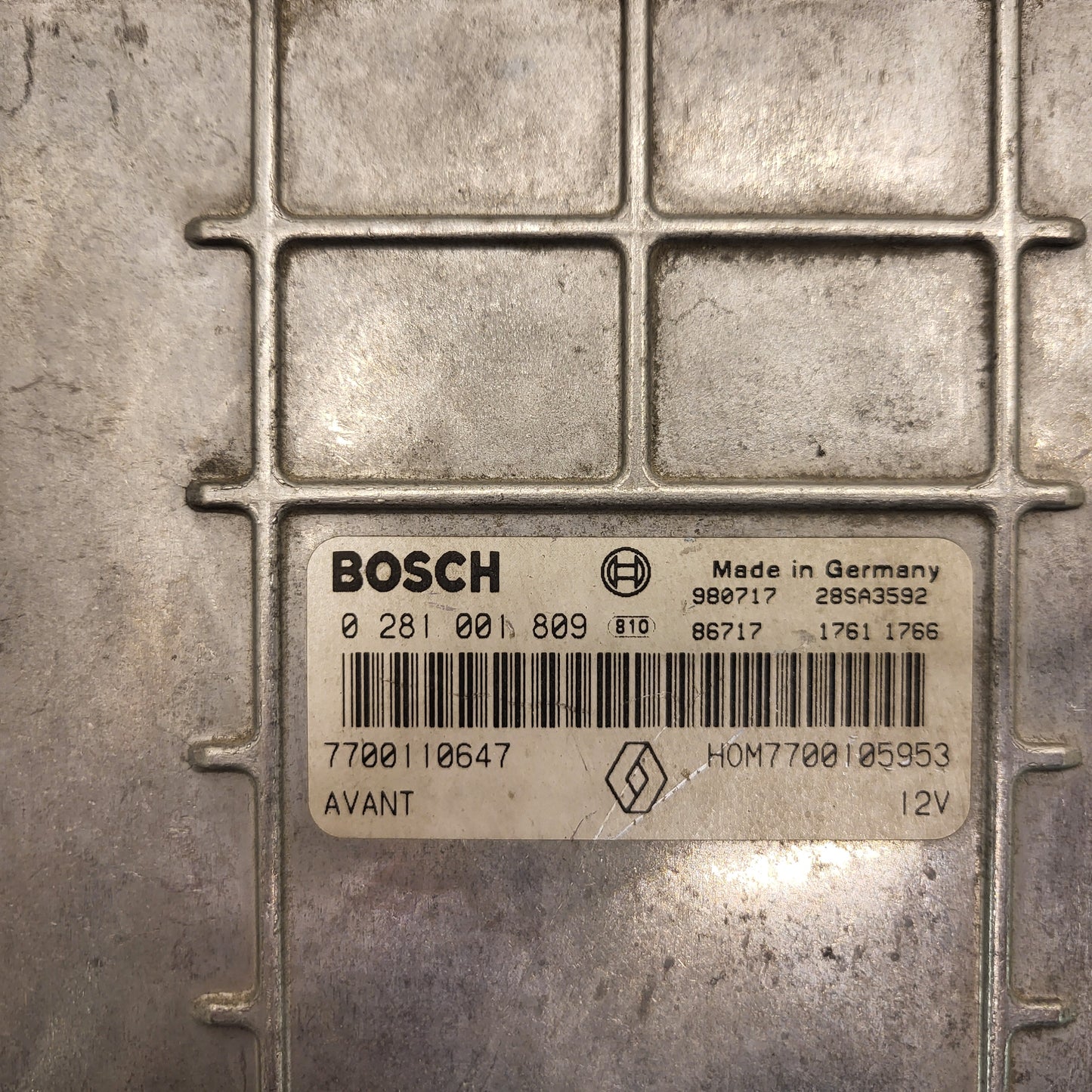 Renault ECU / 0281001809 / 7700110647 / HOM7700105953 / 7700105953 / BOSCH