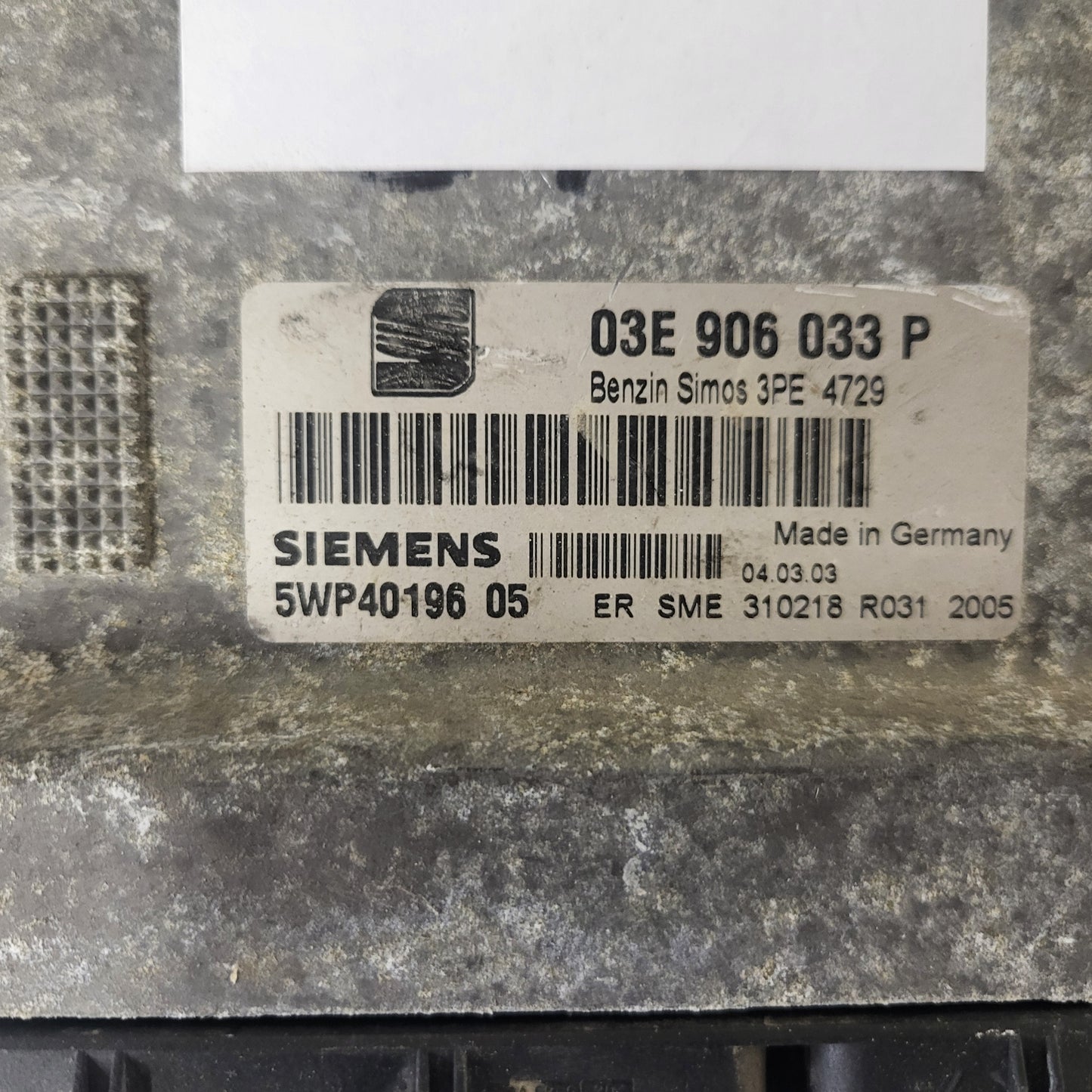 SEAT IBIZA ECU / 03E906033P / 5WP40196 05 / SIEMENS
