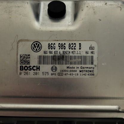 VW TOURAN ECU / 06G906022B / 0261201575 / ME7.1.1 / 06G906022 / BOSCH - B80-02 - 2