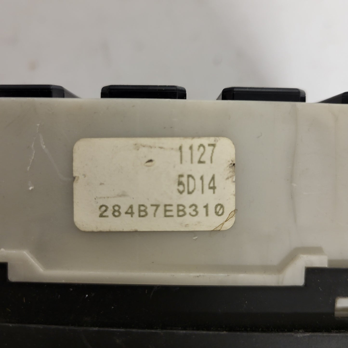 NISSAN NAVARA PATHFINDER FUSE BOX SCATOLA FUSIBILI / 284B7EB310