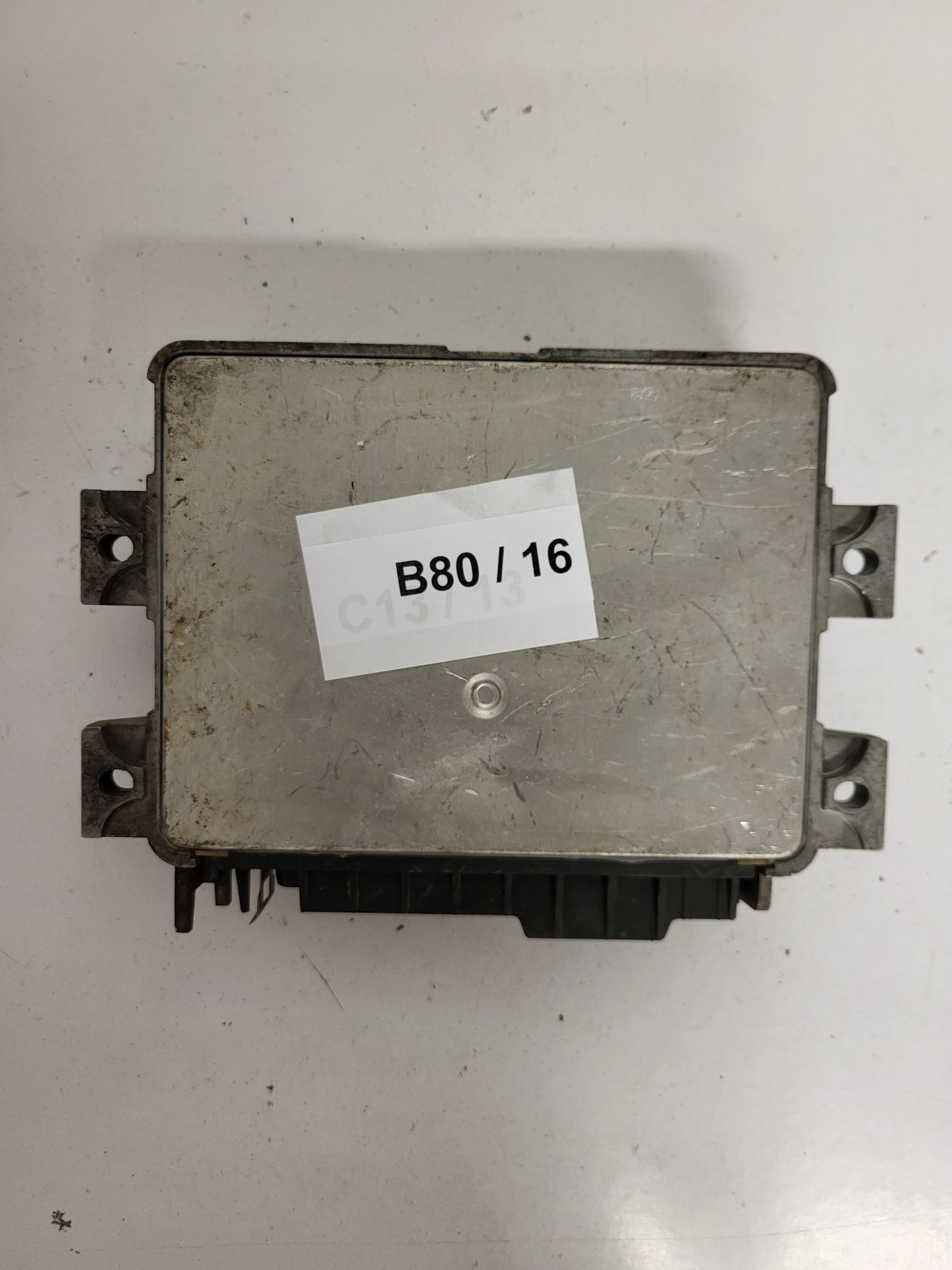 Renault Twingo 1.2 ECU / IAW6R.20 / 7700860324 / 7700874630 / 16085.134