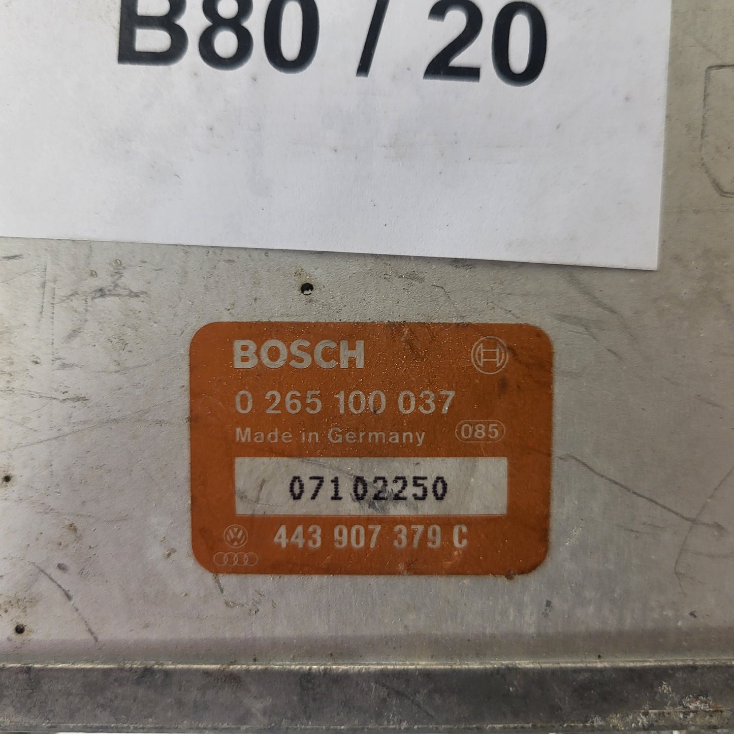 Audi ECU / 0265100037 / 443907379C / BOSCH