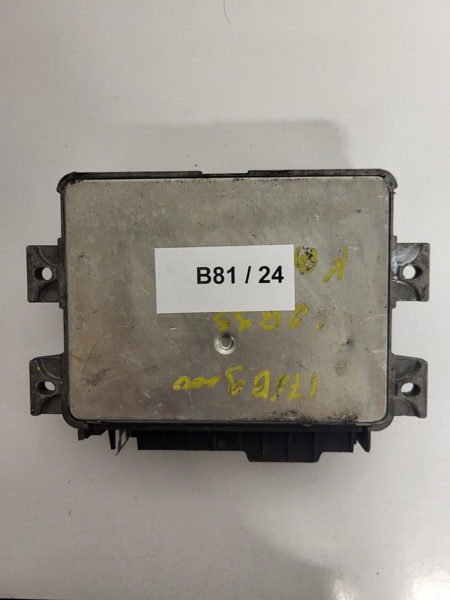 Fiat Punto 1.2 16V ECU / IAW18FD.5Z / 46531218 / 61600.404.00 / MAGNETI MARELLI