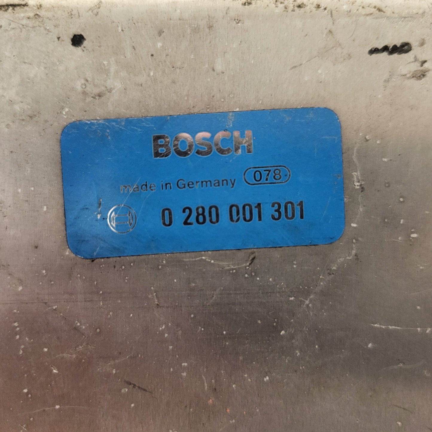 BMW E30 E28 520 320 ECU / 0280001301 / BOSCH-