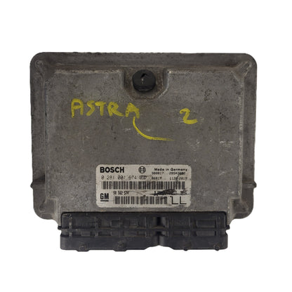 Opel Astra ECU / 0281001674 / 90562574 / LL / BOSCH