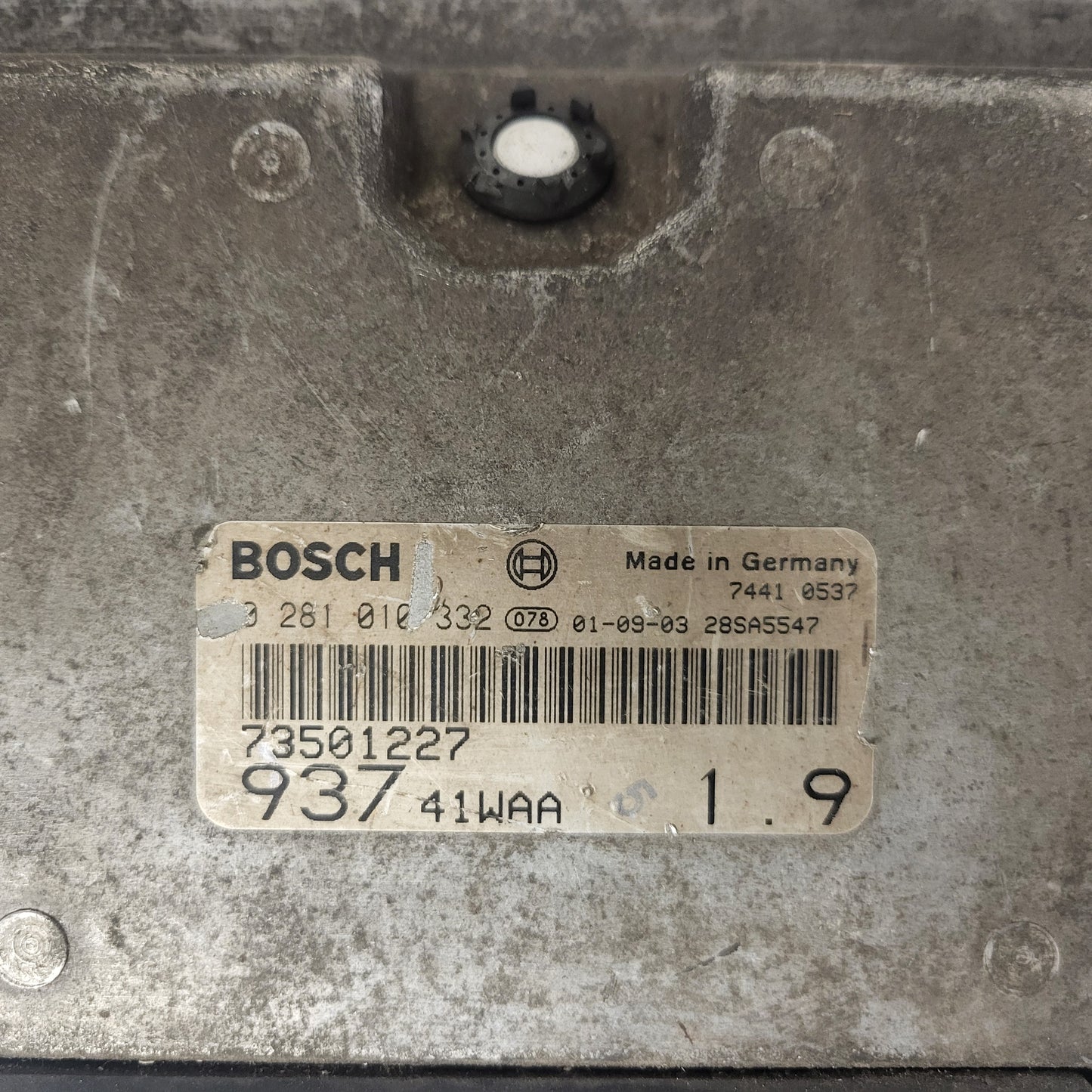 ALFA ROMEO 147 ECU / 0281010332 / 73501227 / 93741WAA / BOSCH