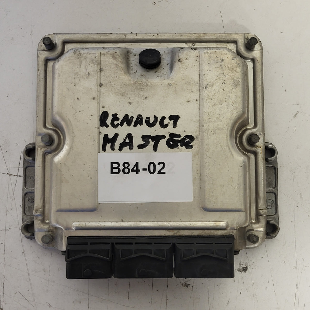 RENAULT MASTER ECU / BOSCH / 0281011106 / HOM8200091428 / 8200243785 - B84-02 - 3