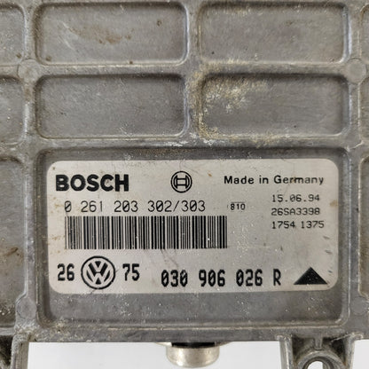 VW ECU / 0261203302/303 / 030906026R / 26SA3398 / BOSCH