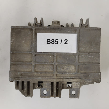 VW ECU / 0261203302/303 / 030906026R / 26SA3398 / BOSCH