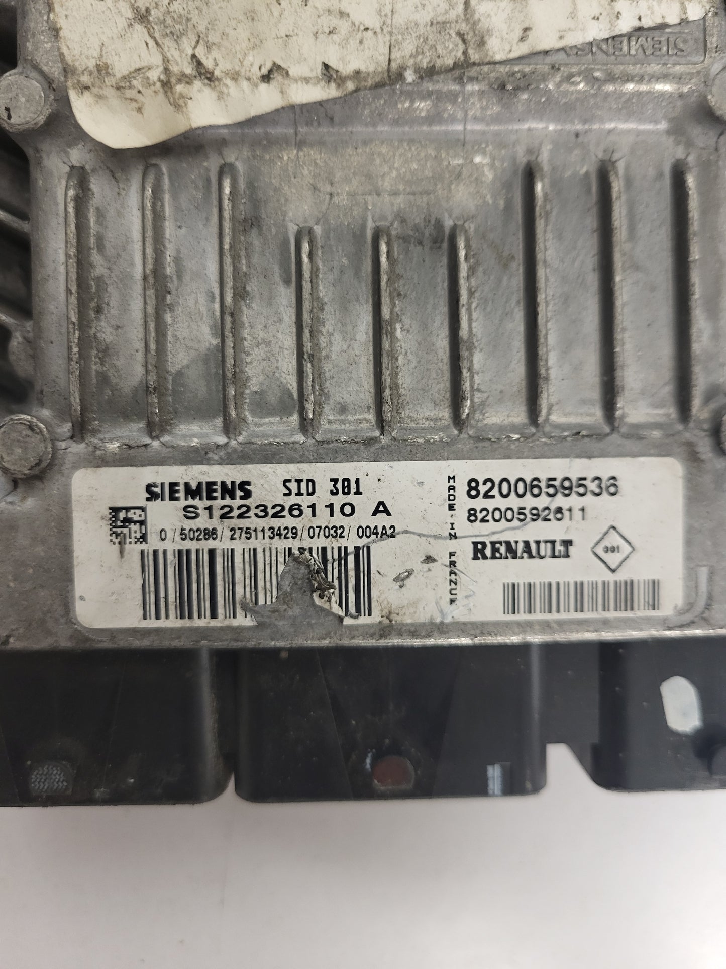 Renault Megane ECU / S122326110A / 8200659536 / 8200592611 / SID 301 / SID301
