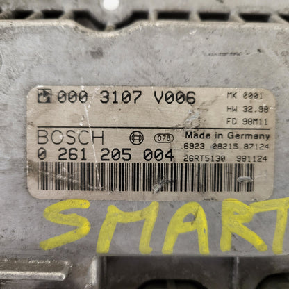 SMART FORTWO ECU / 0261205004 / 0003107V006 / HW 32.98 / BOSCH