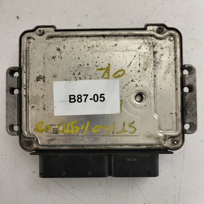 FIAT STILO 1.9 JTD ECU / 0281013672 / 51798000 / BOSCH