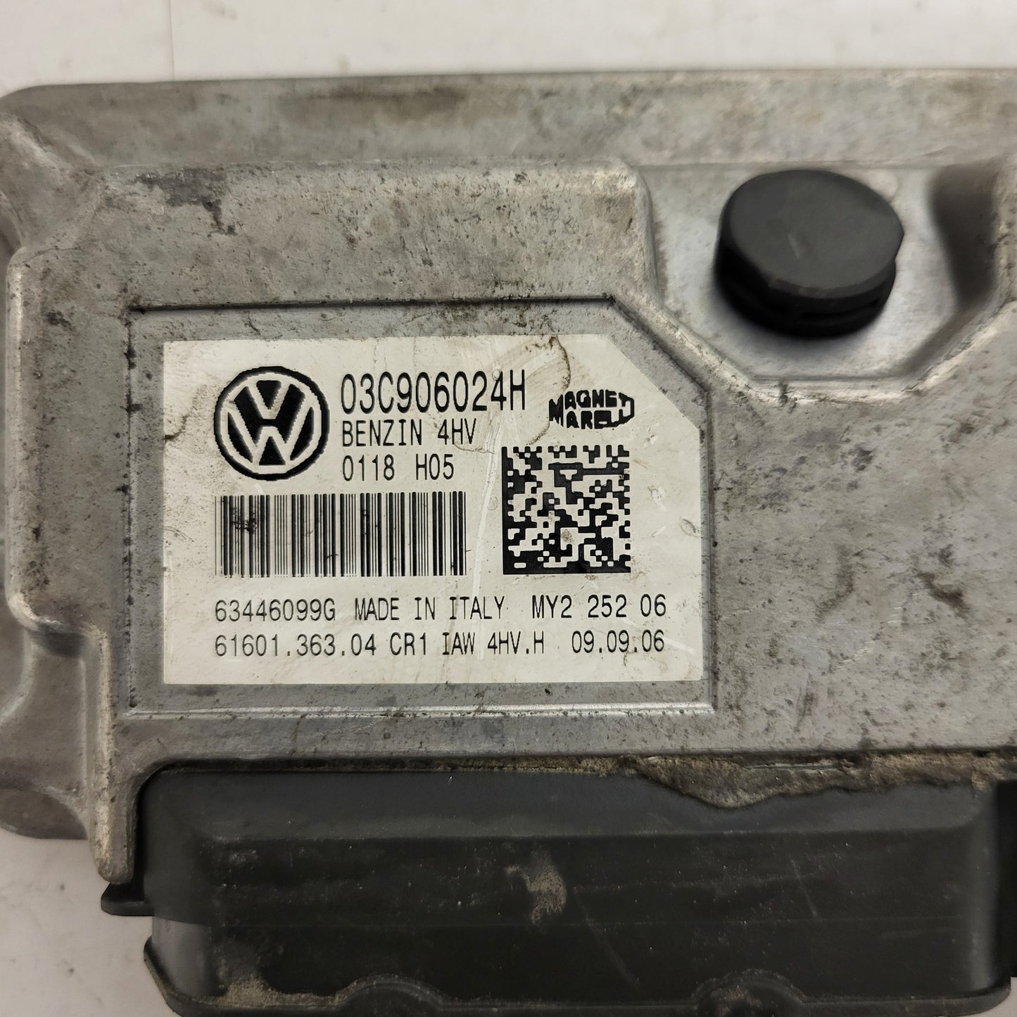 SEAT IBIZA ECU / 03C906024H / 4HV / IAW 4HV.H / 61601.363.04 / MAGNETI MARELLI
