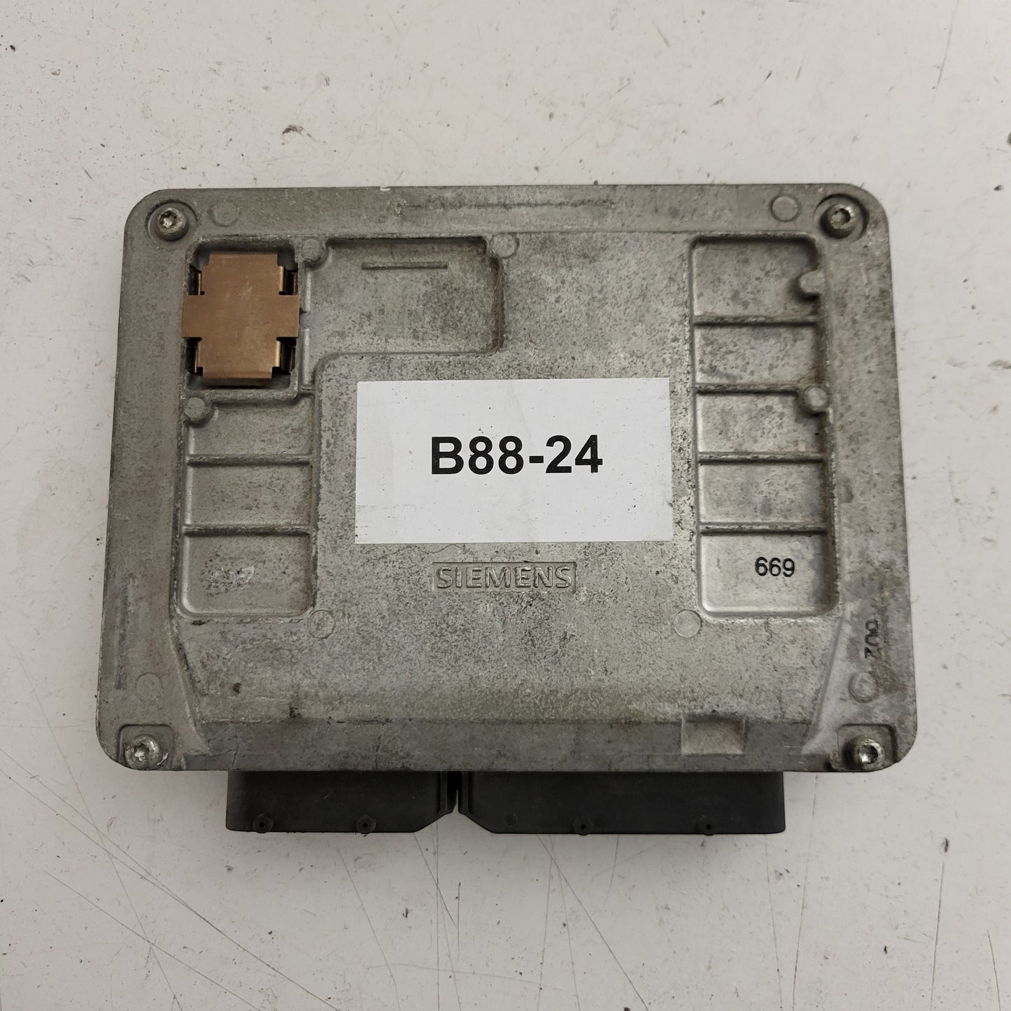 VW POLO 1.2 ECU / 03E906033L / 5WP40194 07 / SIEMENS