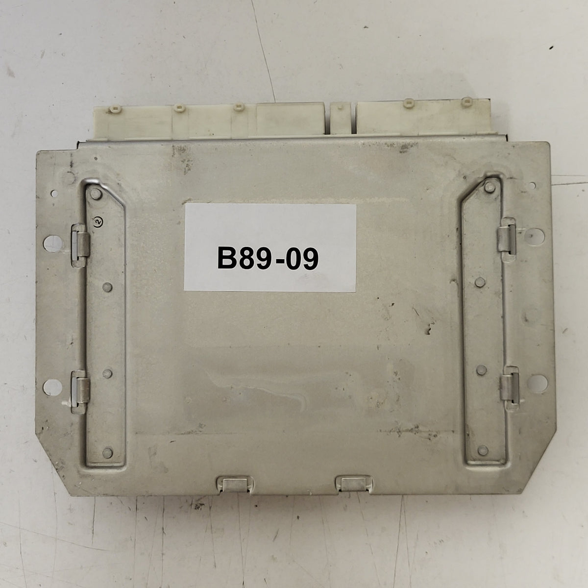MERCEDES BENZ E CLASS ECU MODULE / 0175457532 / 0265109056 / BOSCH - B89-09 - 3