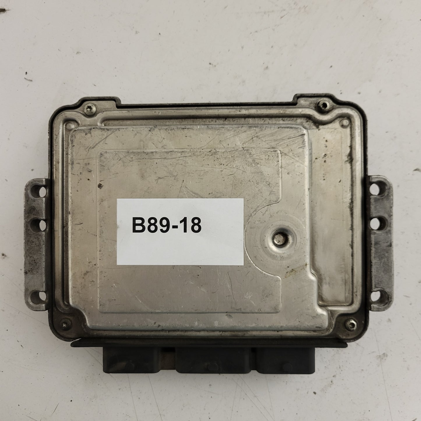 Renault Megane Scenic ECU / 0281011390 / 8200310863 / 8200349846 / BOSCH