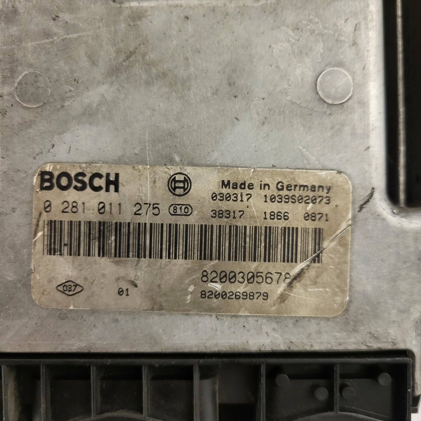 Renault Megane ECU / 0281011275 / 8200305678 / 8200269879 / BOSCH