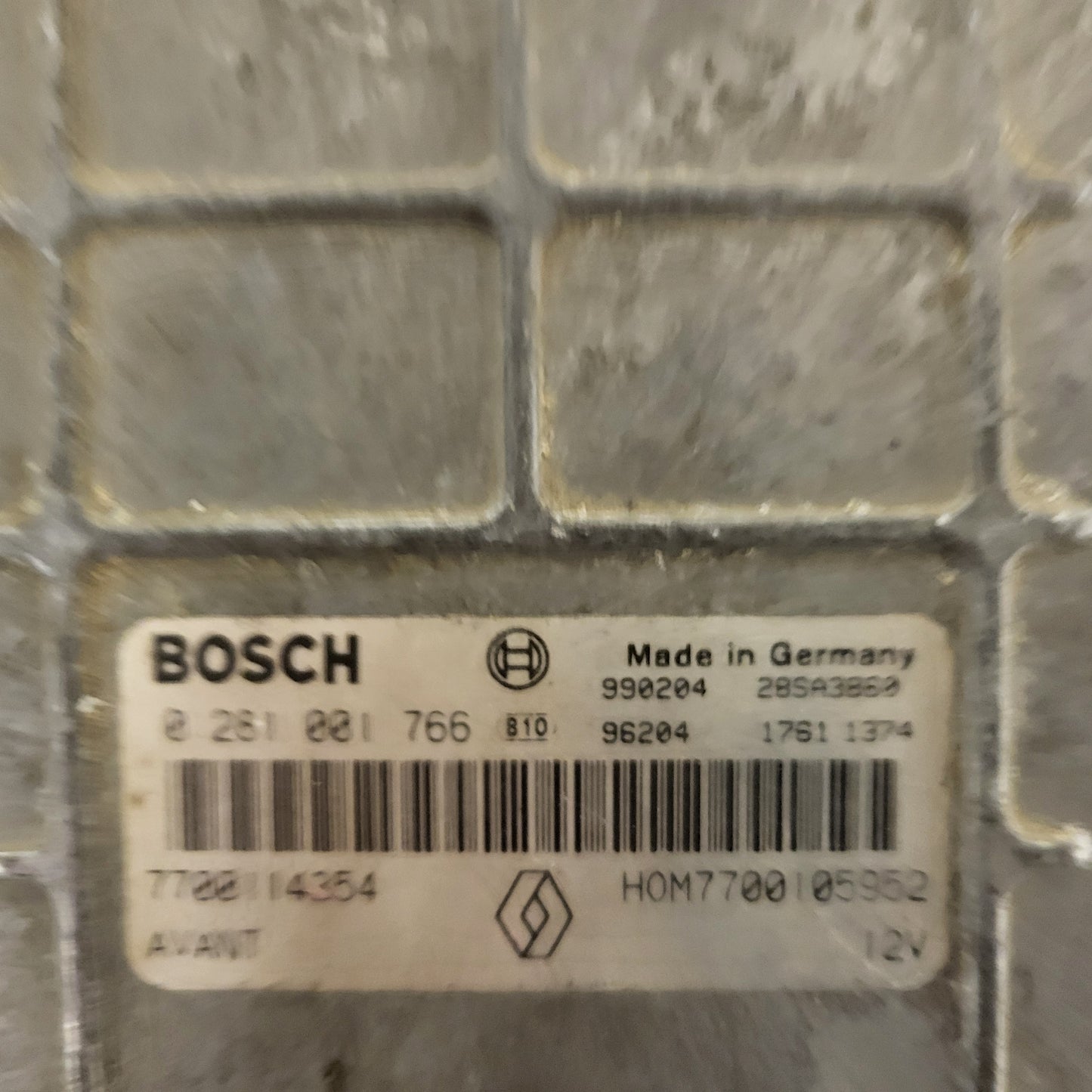 Renault ECU / 0281001766 / 7700114354 / HOM7700105952 / BOSCH