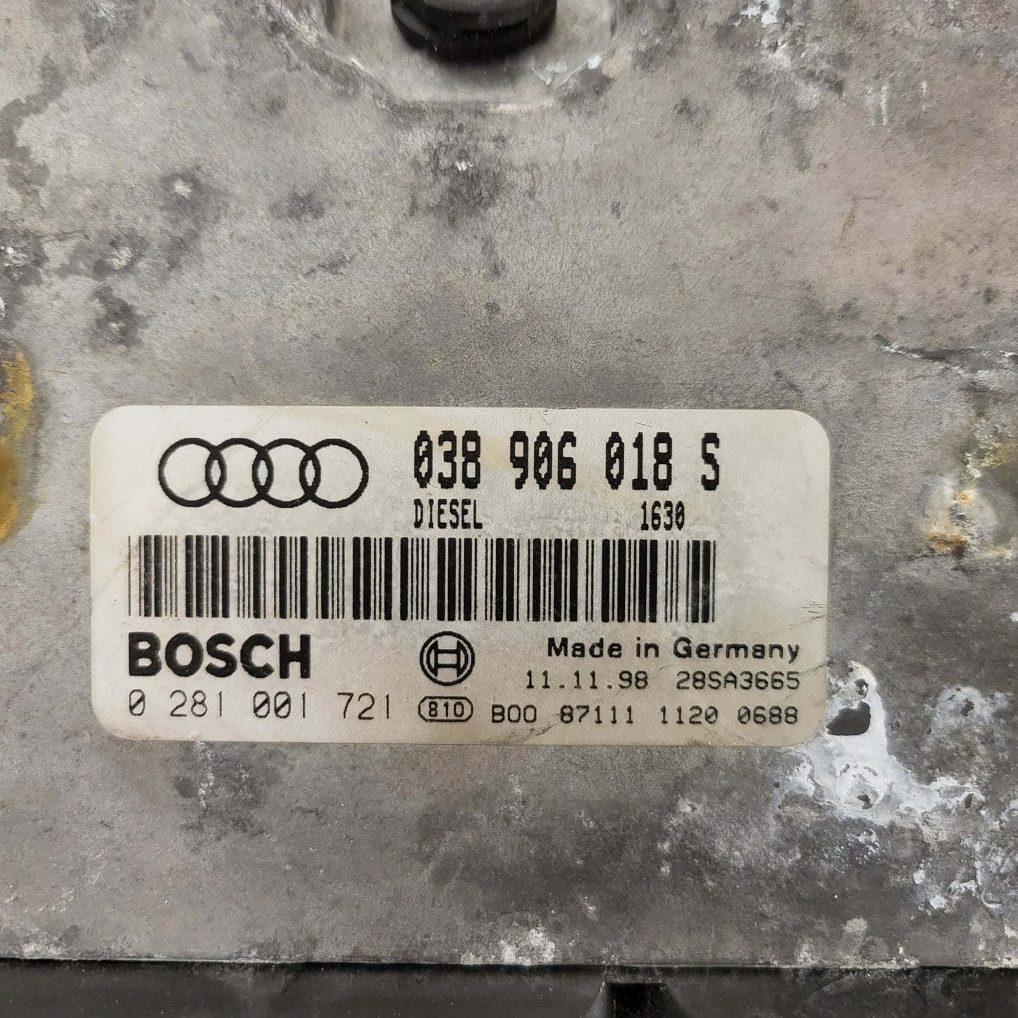 Audi A4 ECU / 038906018S / 0281001721 / BOSCH