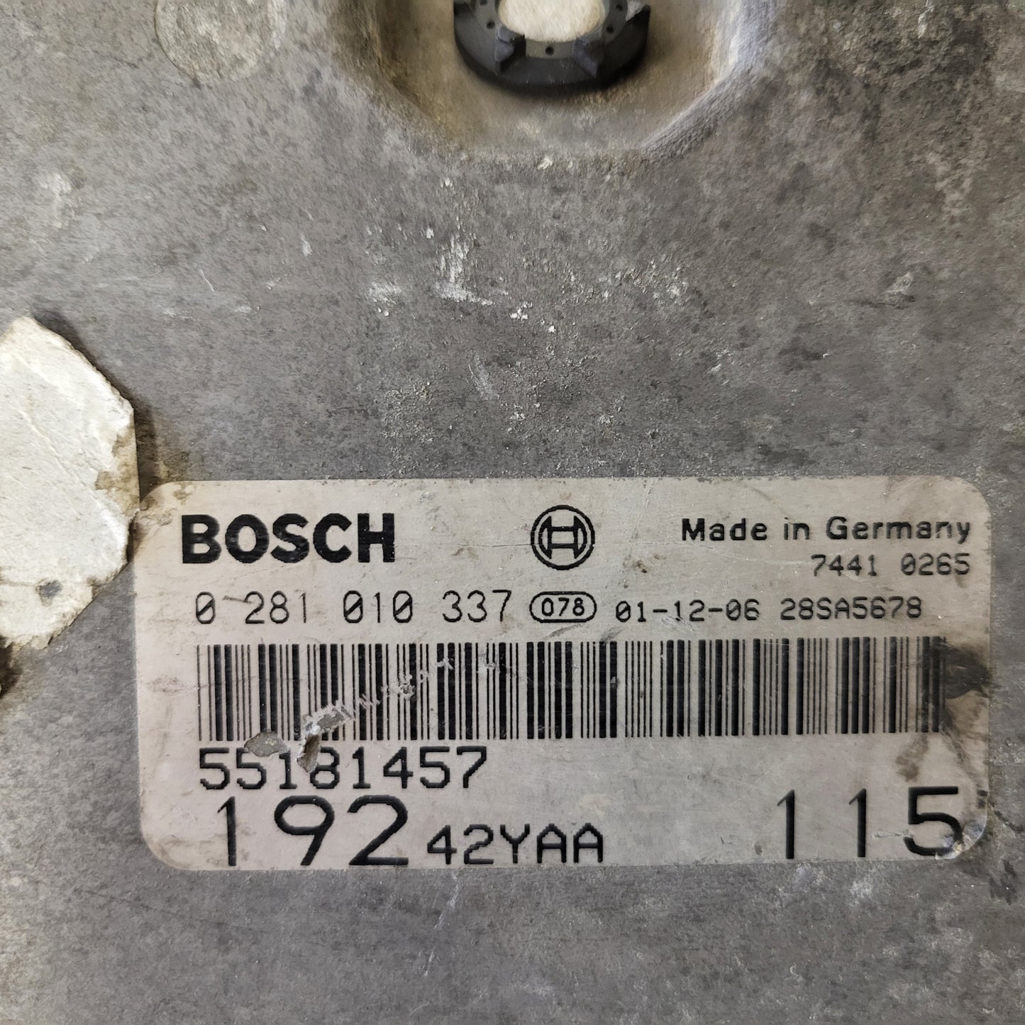 Fiat STILO ECU / 55181457 / 0281010337 / 19242YAA / BOSCH