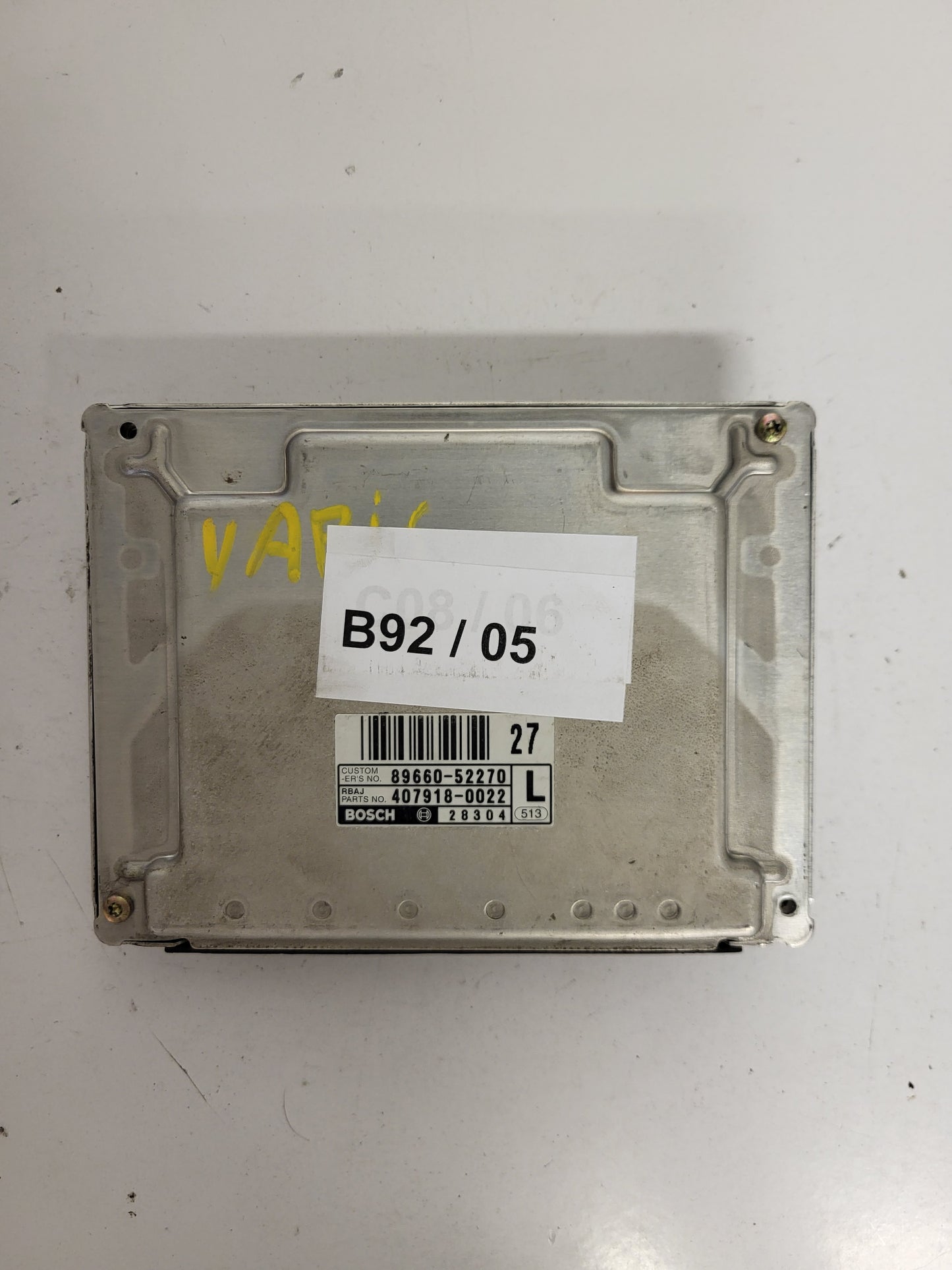 TOYOTA YARIS ECU / 0281010563 / 89661-52200 / BOSCH