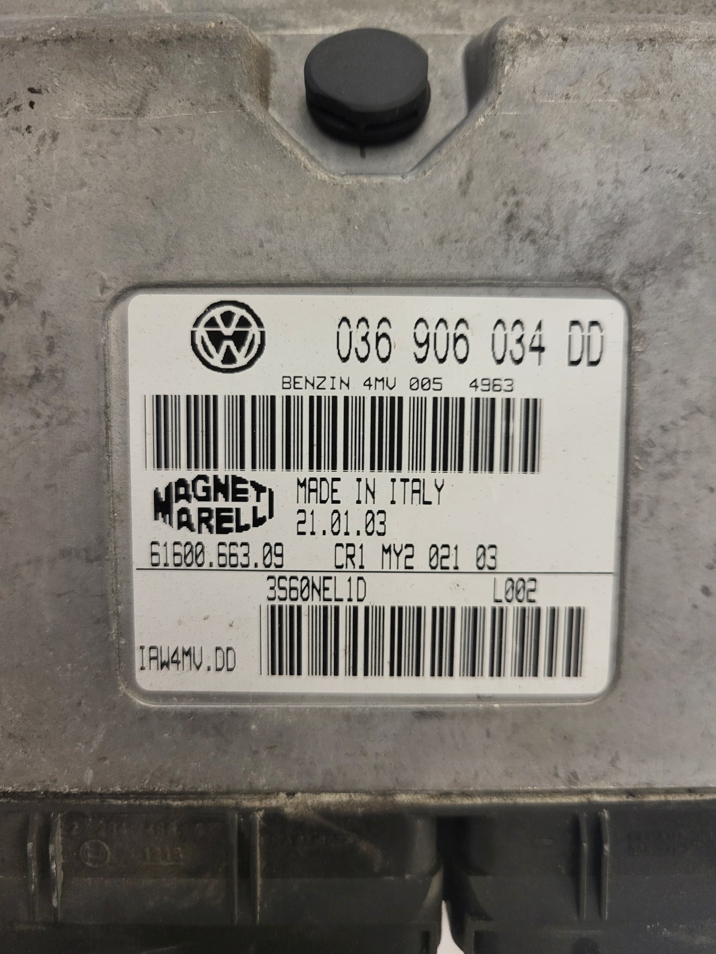 VW POLO ECU / 036906034DD / IAW 4MV.DD / 61600.663.09 / MAGNETI MARELLI