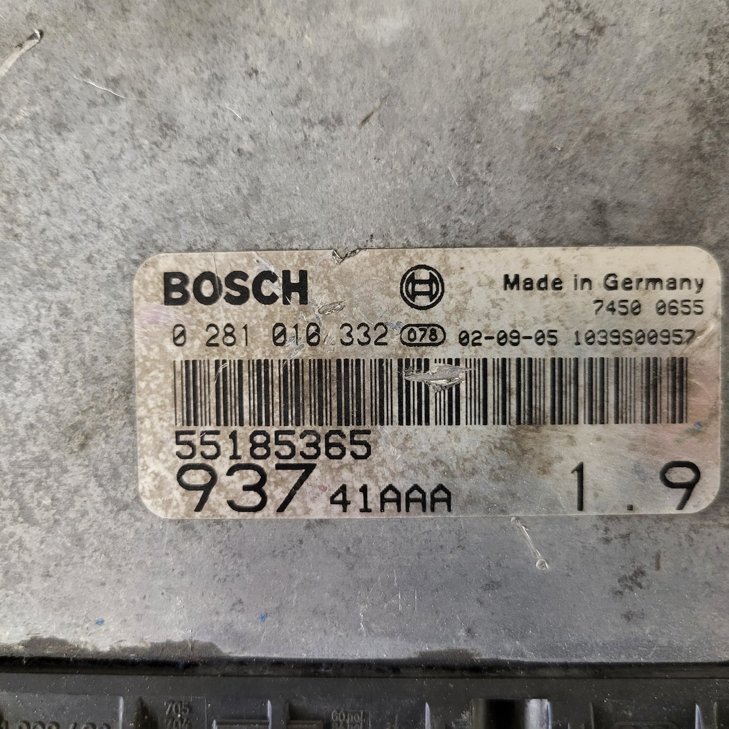 ALFA 147 ECU / 0281010332 / 55185365 / BOSCH