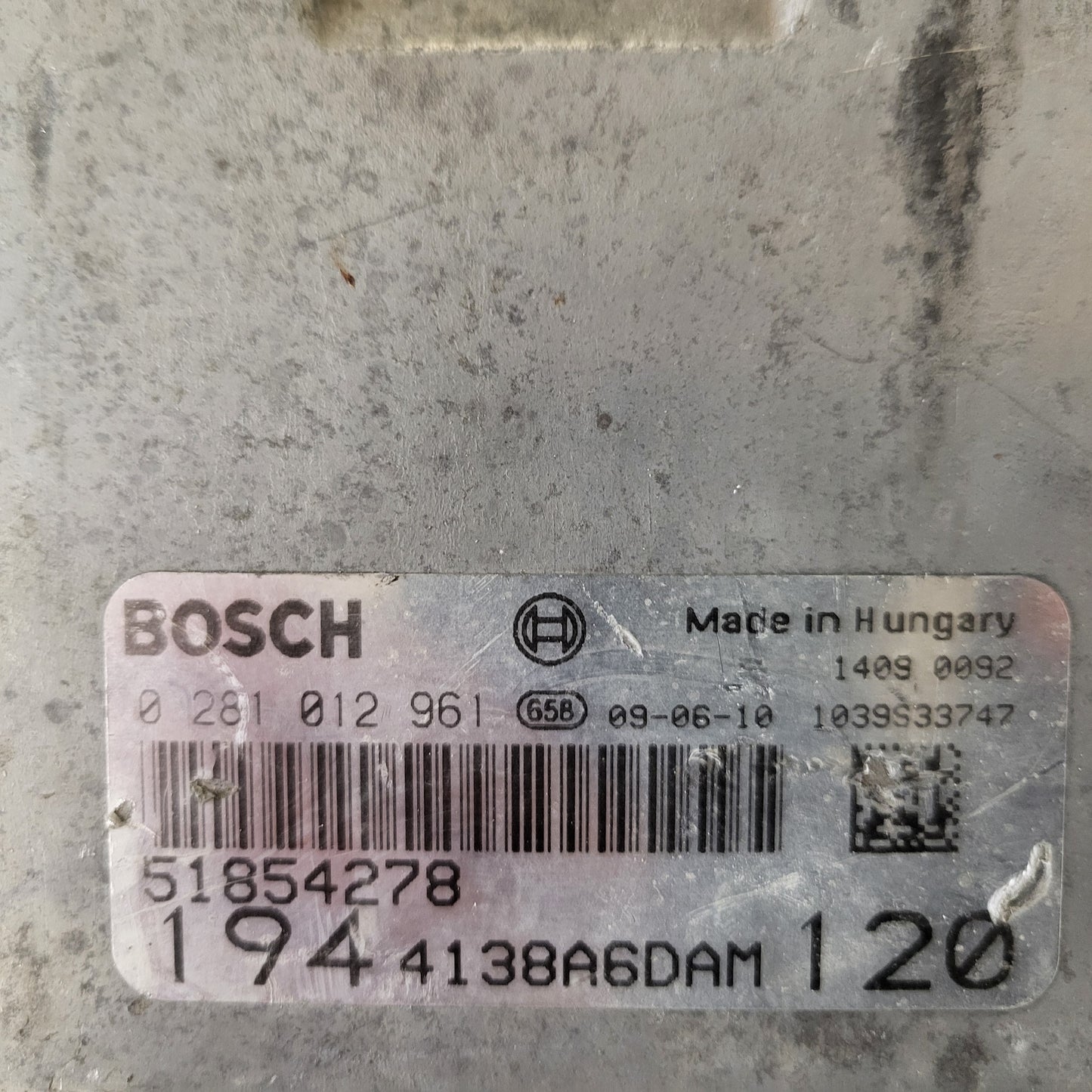 Fiat Croma 1.9 JTD ECU / 0281012961 / 51854278 / BOSCH