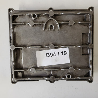 SMART FORTWO ECU / 0261205004 / 0003107V006 / HW 32.98 / BOSCH