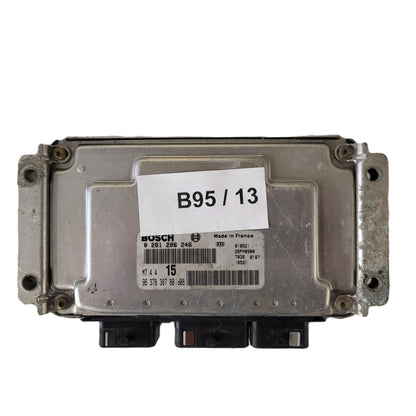 Peugeot Citroen ECU / 0261206246 / M7.4.4 / 9637838780 / BOSCH