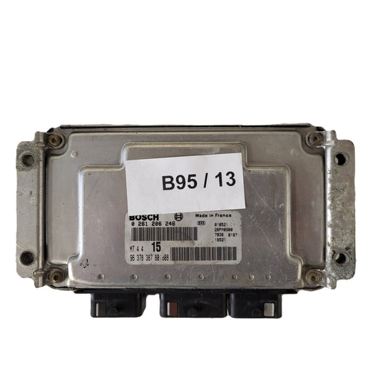 Peugeot Citroen ECU / 0261206246 / M7.4.4 / 9637838780 / BOSCH