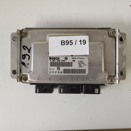 Peugeot Citroen ECU / 0261206246 / M7.4.4 / 9637838780 / BOSCH