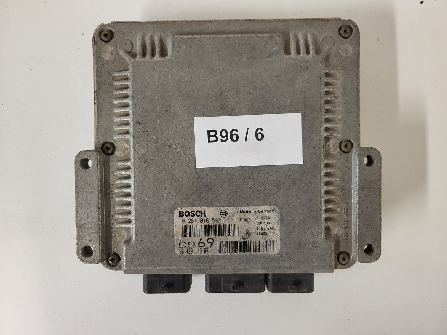 Peugeot Citroen ECU / 0281010592 / 9642014880 / EDC15C2 / BOSCH