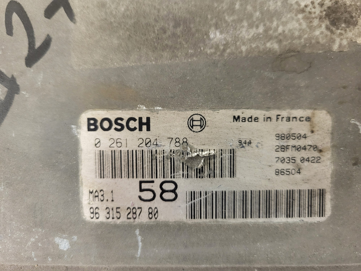 Peugeot Citroen ECU / 0261204788 / 9631528780 / MA3.1 / BOSCH