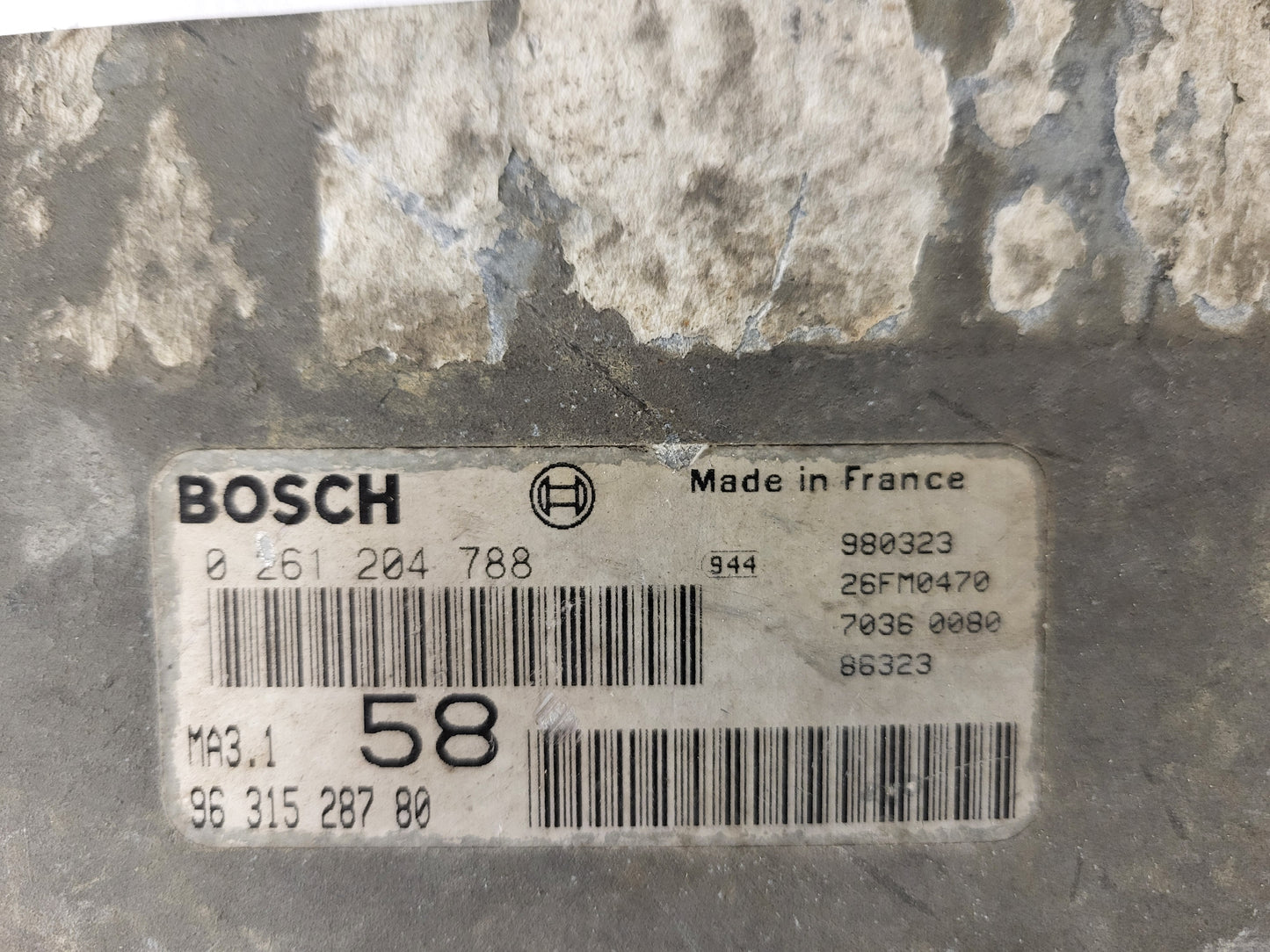 Peugeot Citroen ECU / 0261204788 / 9631528780 / MA3.1 / BOSCH