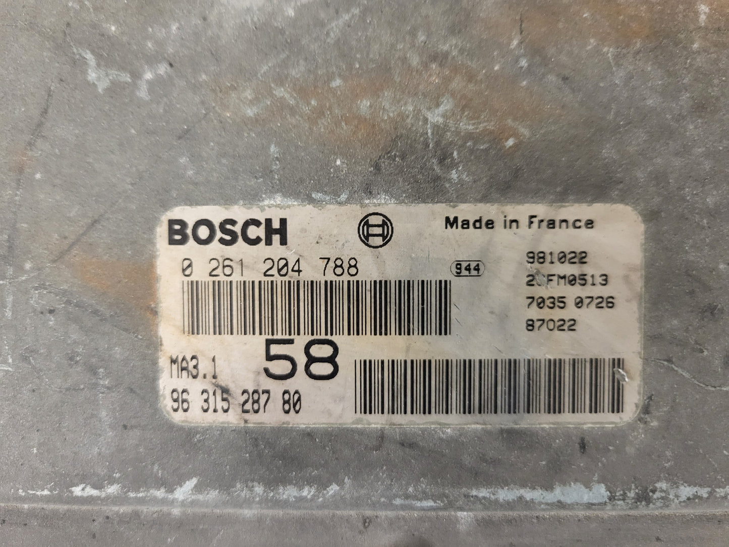 Peugeot Citroen ECU / 0261204788 / 9631528780 / MA3.1 / BOSCH