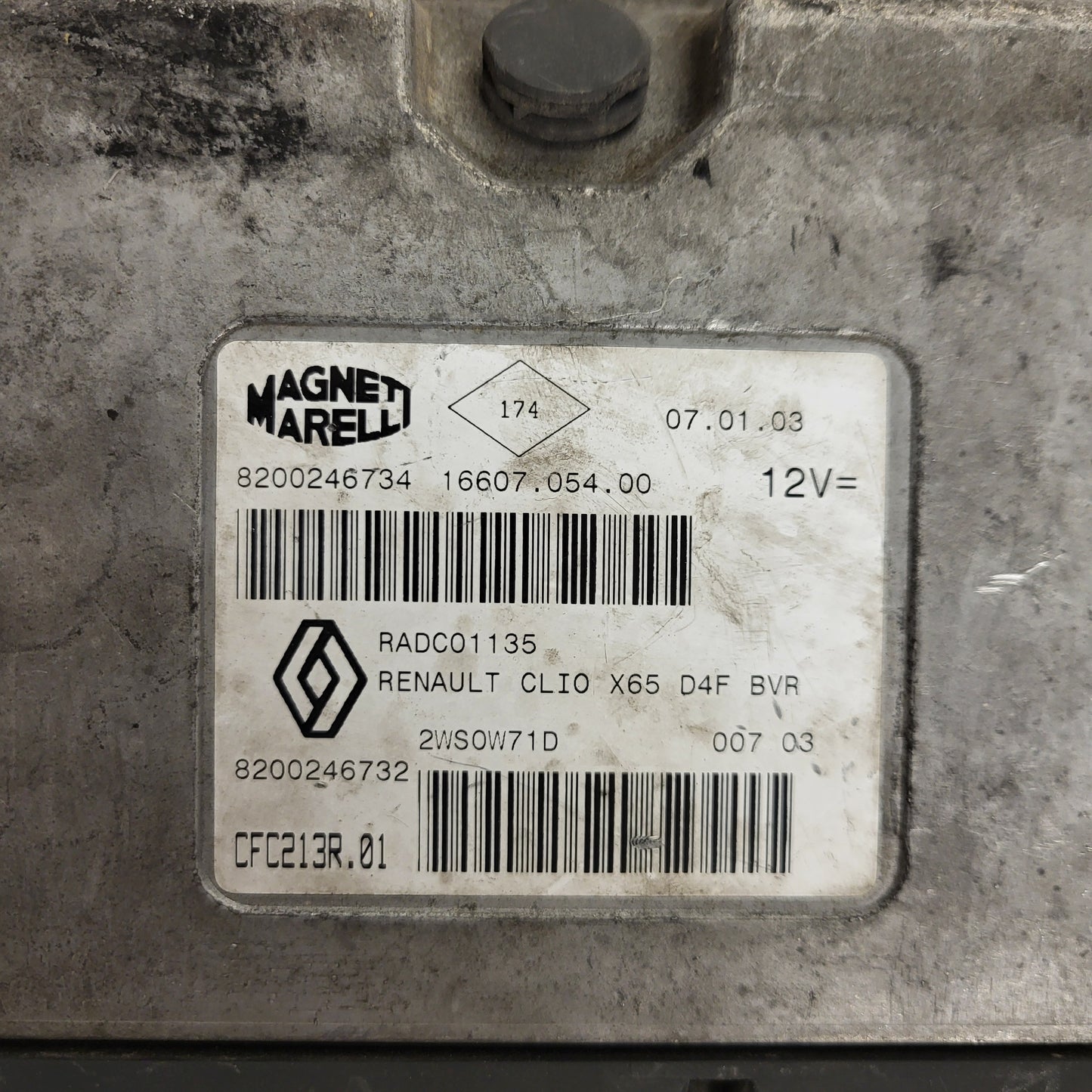 RENAULT ECU / 8200246734 / CFC213R.01 / CFC213R.01 / 16607.054.00 / MAGNETI MARELLI