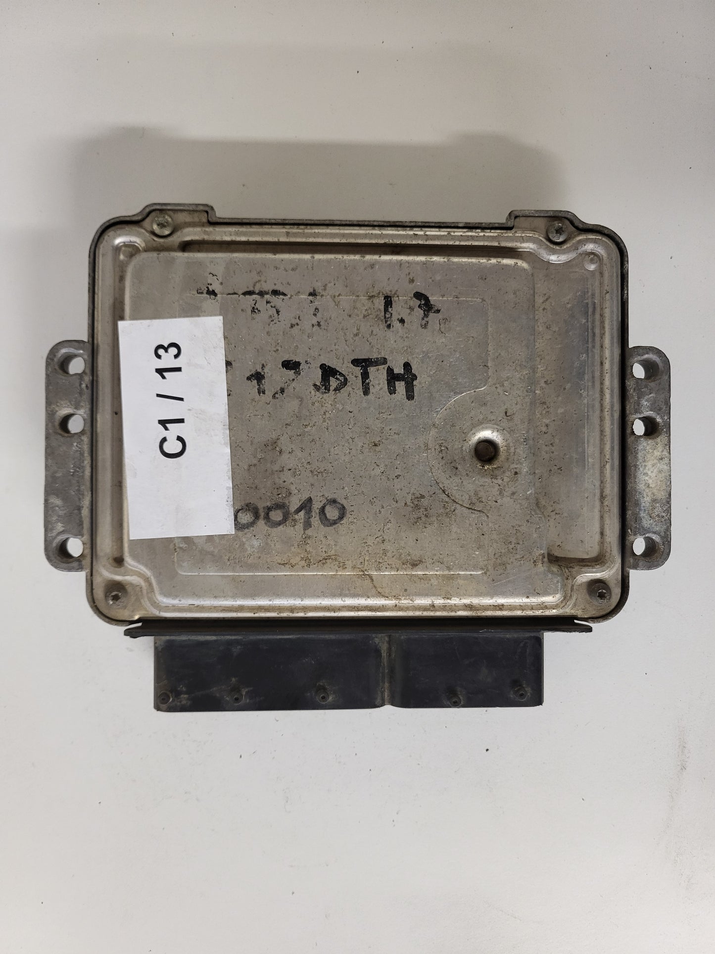 OPEL ASTRA H ECU / 0281011943 / 55556829 / 1039S07139 / BOSCH