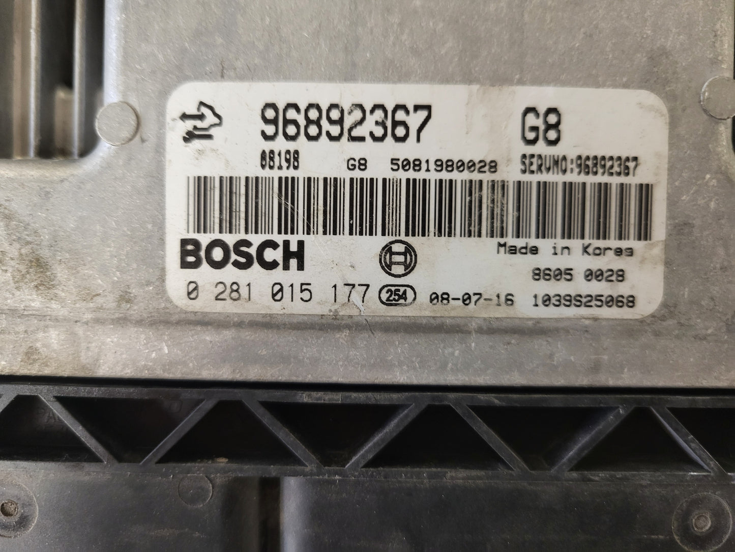 CHEVROLET CAPTIVA ECU / 96892367 / 0281015177 / G8 / BOSCH