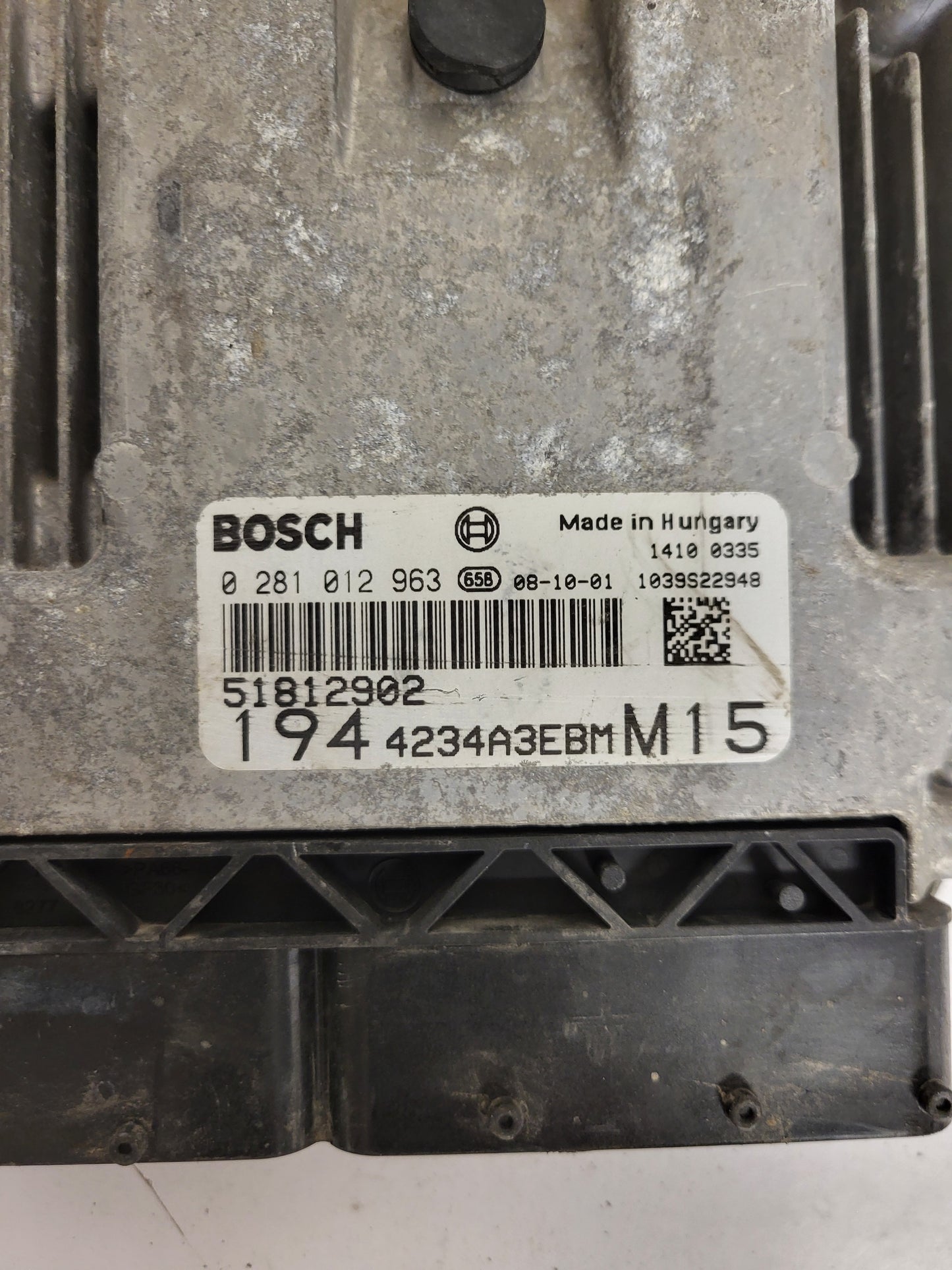 Fiat Croma ECU / 0281012963 / 51812902 / BOSCH