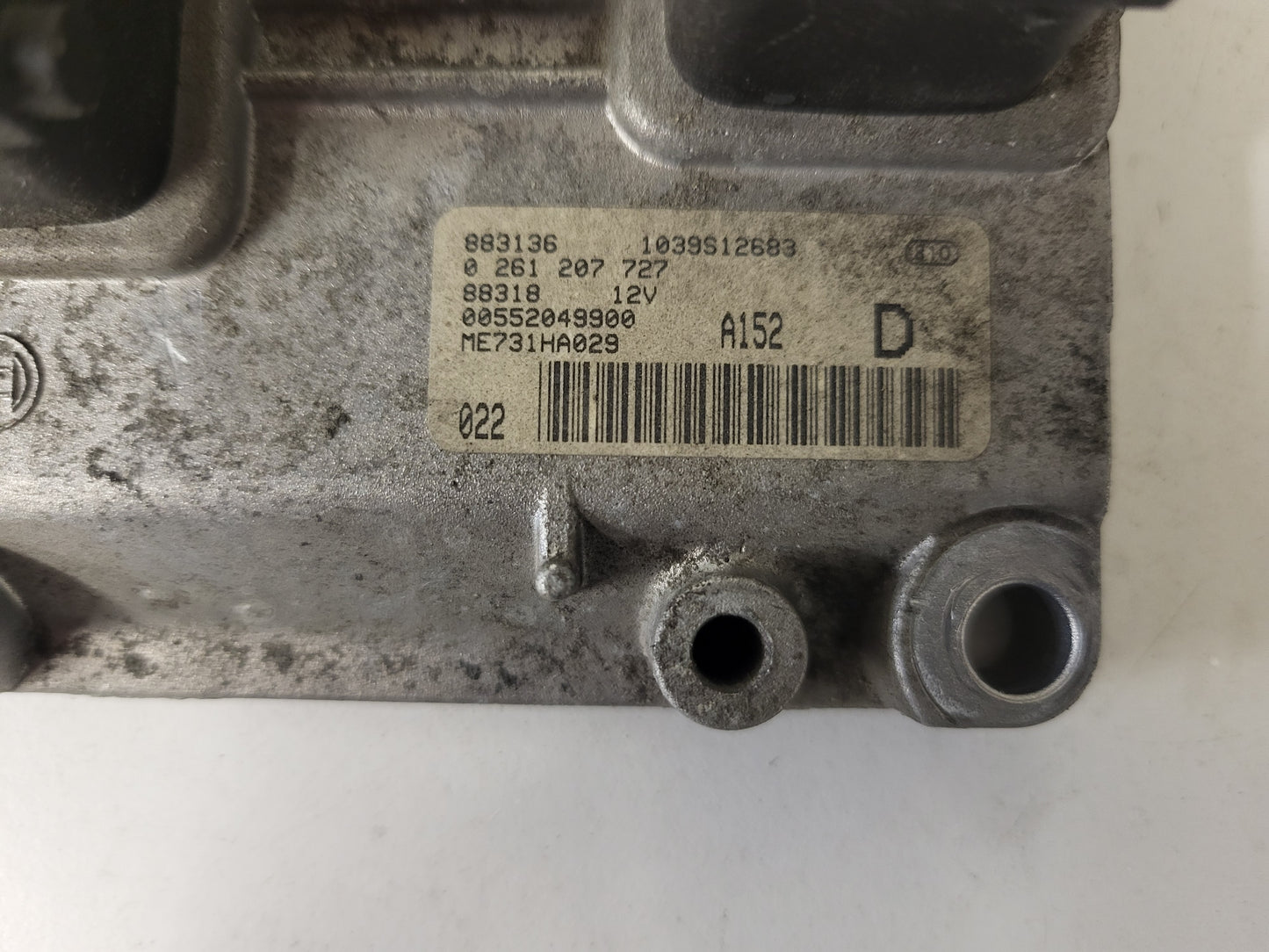 ALFA 147 1.6 ECU / 0261207727 / 00552049900 / BOSCH