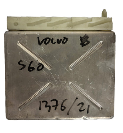 Volvo S60 V70 XC70 S80 ECU / P09480761 / 1T0505A00 / T02060554 / TEMIC