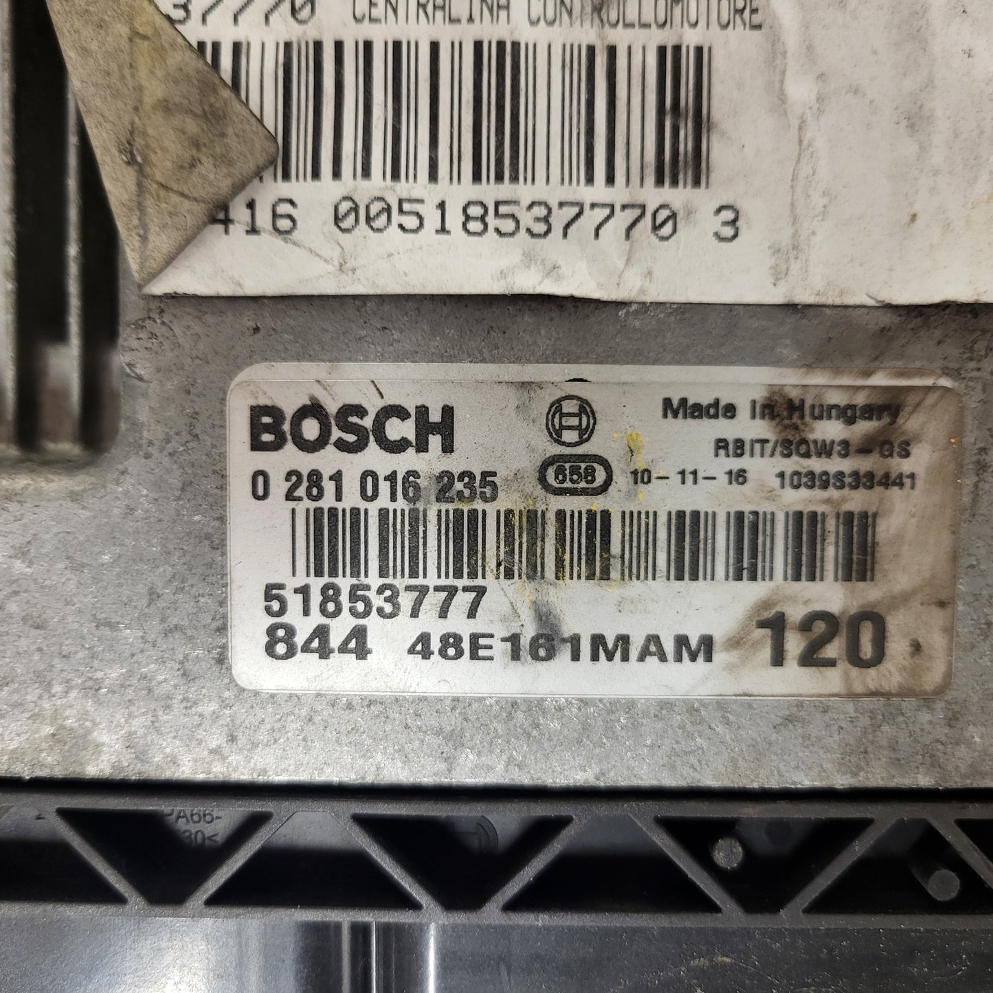LANCIA DELTA ECU / 0281016235 / 51853777 / 1039S33441 / BOSCH