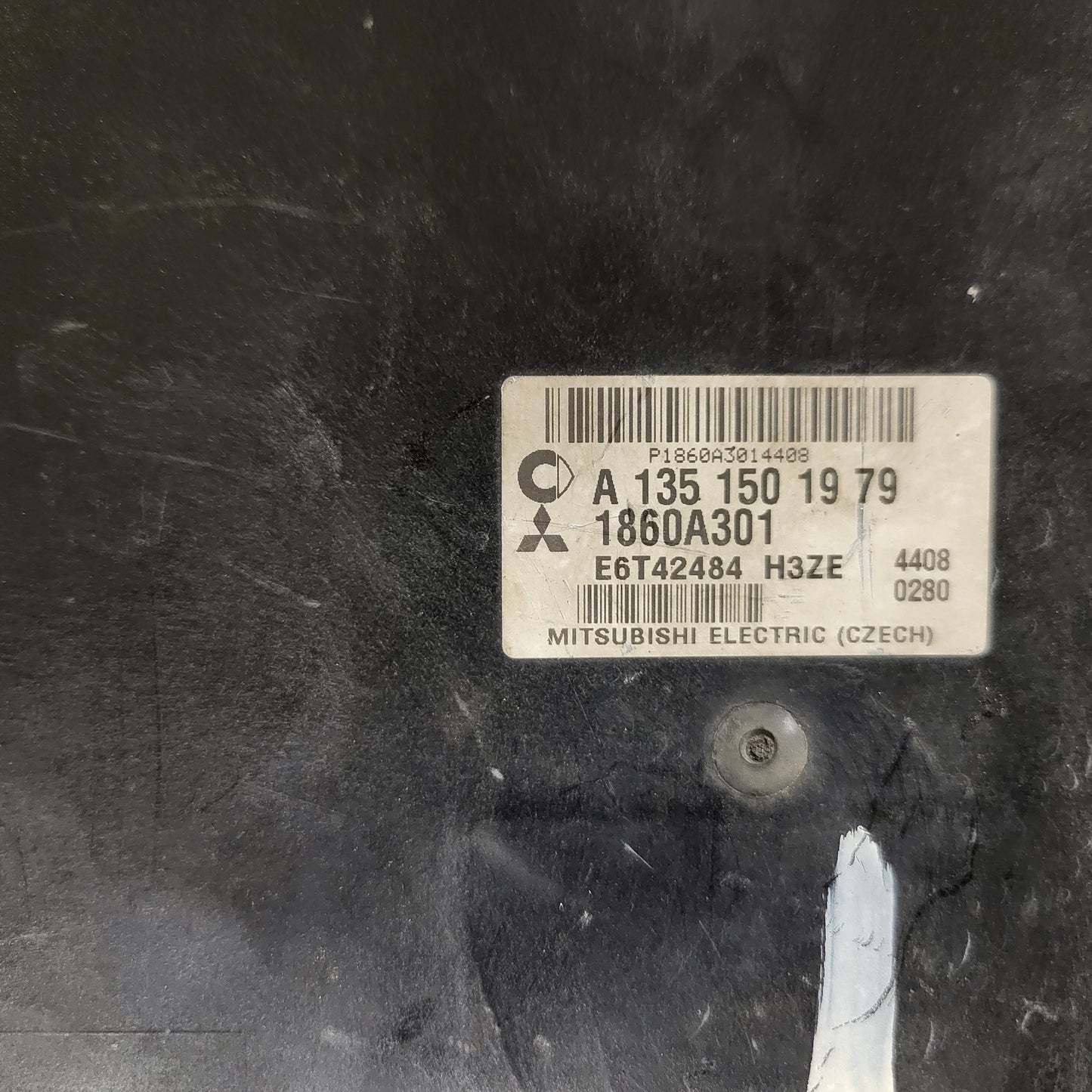 SMART FORFOUR ECU / A1351501979 / 1860A301 / E6T42484H3ZE / MITSUBISHI