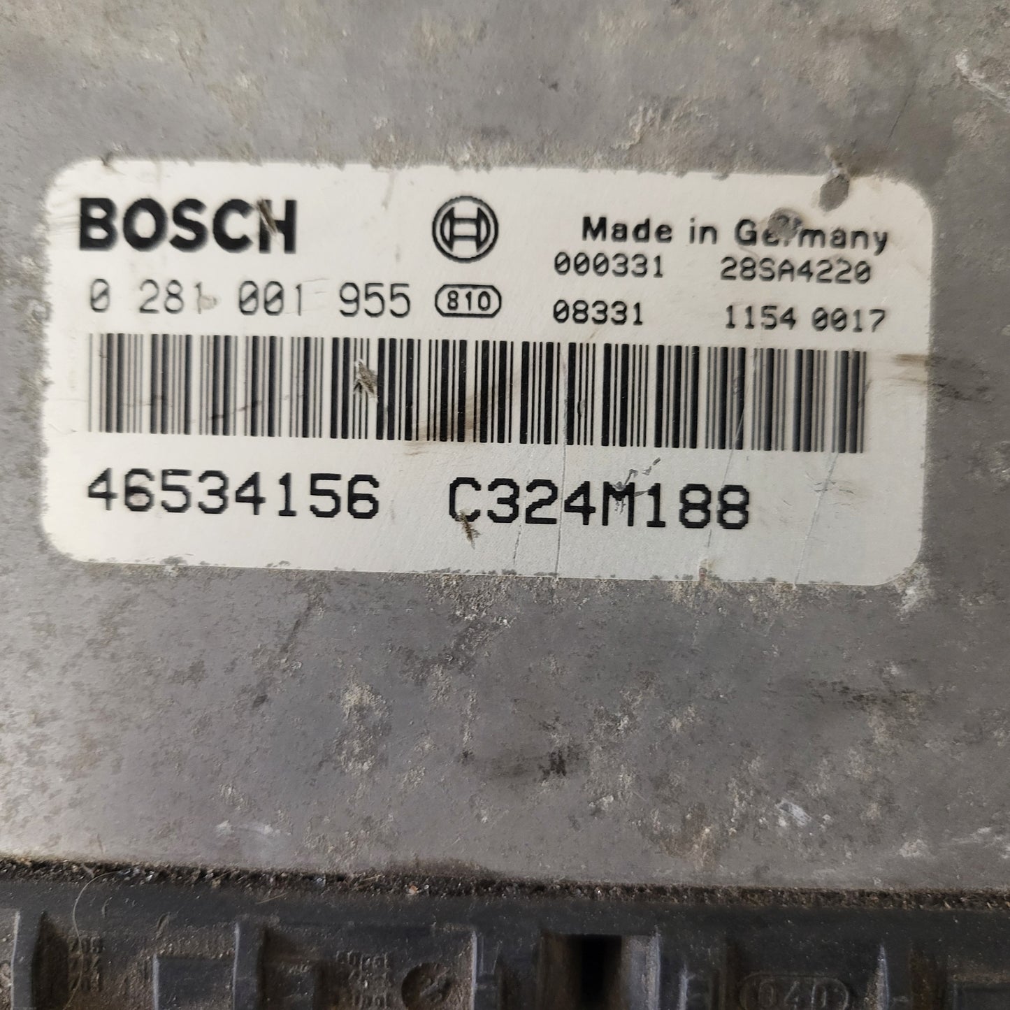 FIAT PUNTO 188 1.9 JTD ECU / 0281001955 / 46534156 / BOSCH