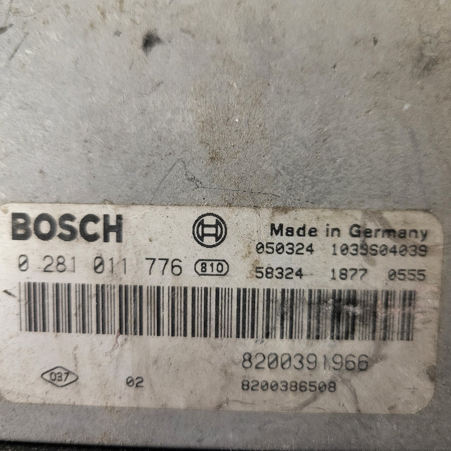 Renault 1.9DCI ECU / 0281011776 / 8200391966 / 8200386508 / BOSCH