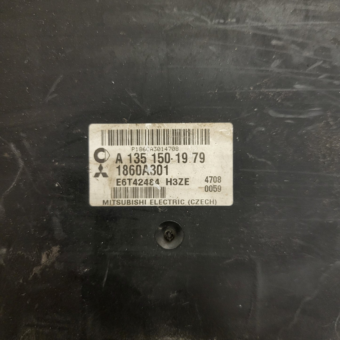 SMART FORFOUR ECU / A1351501979 / 1860A301 / E6T42484H3ZE / MITSUBISHI