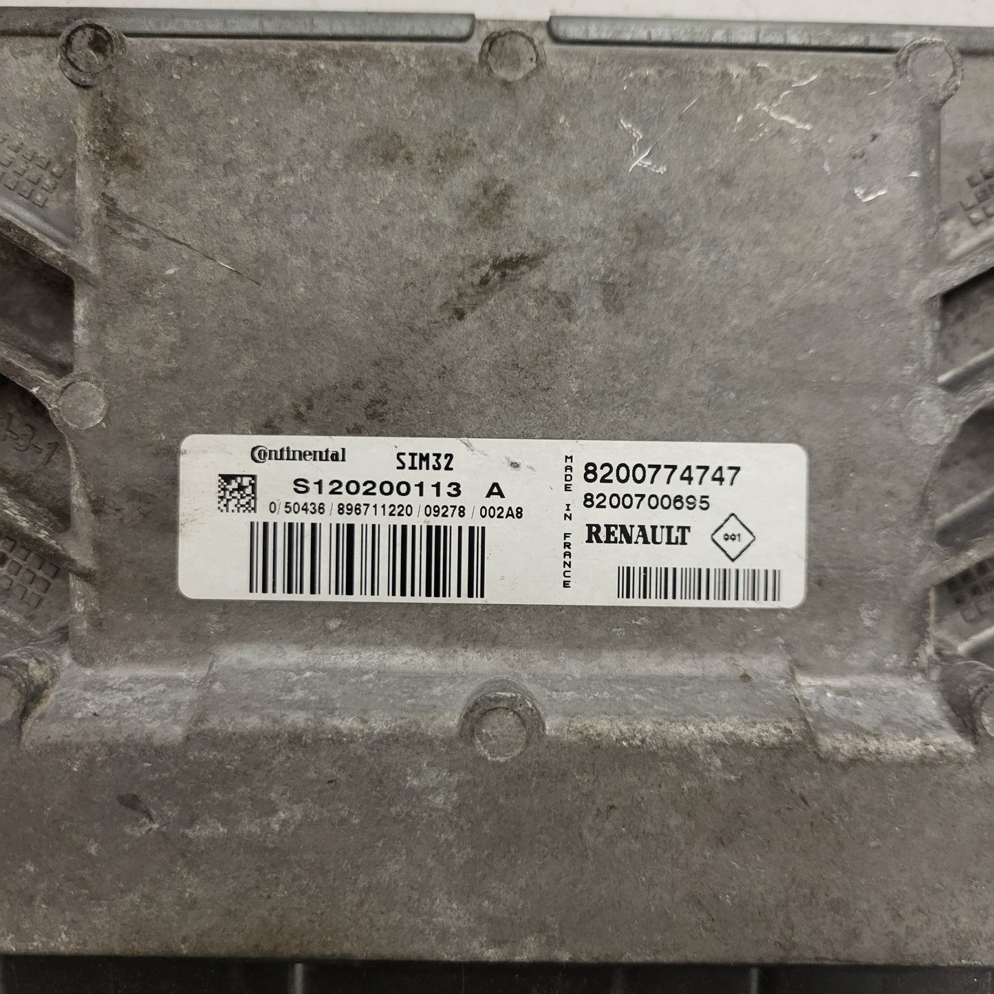 Renault Twingo ECU / S120200113A / 82007747 / 8200700695 / S120200113 / SIM32