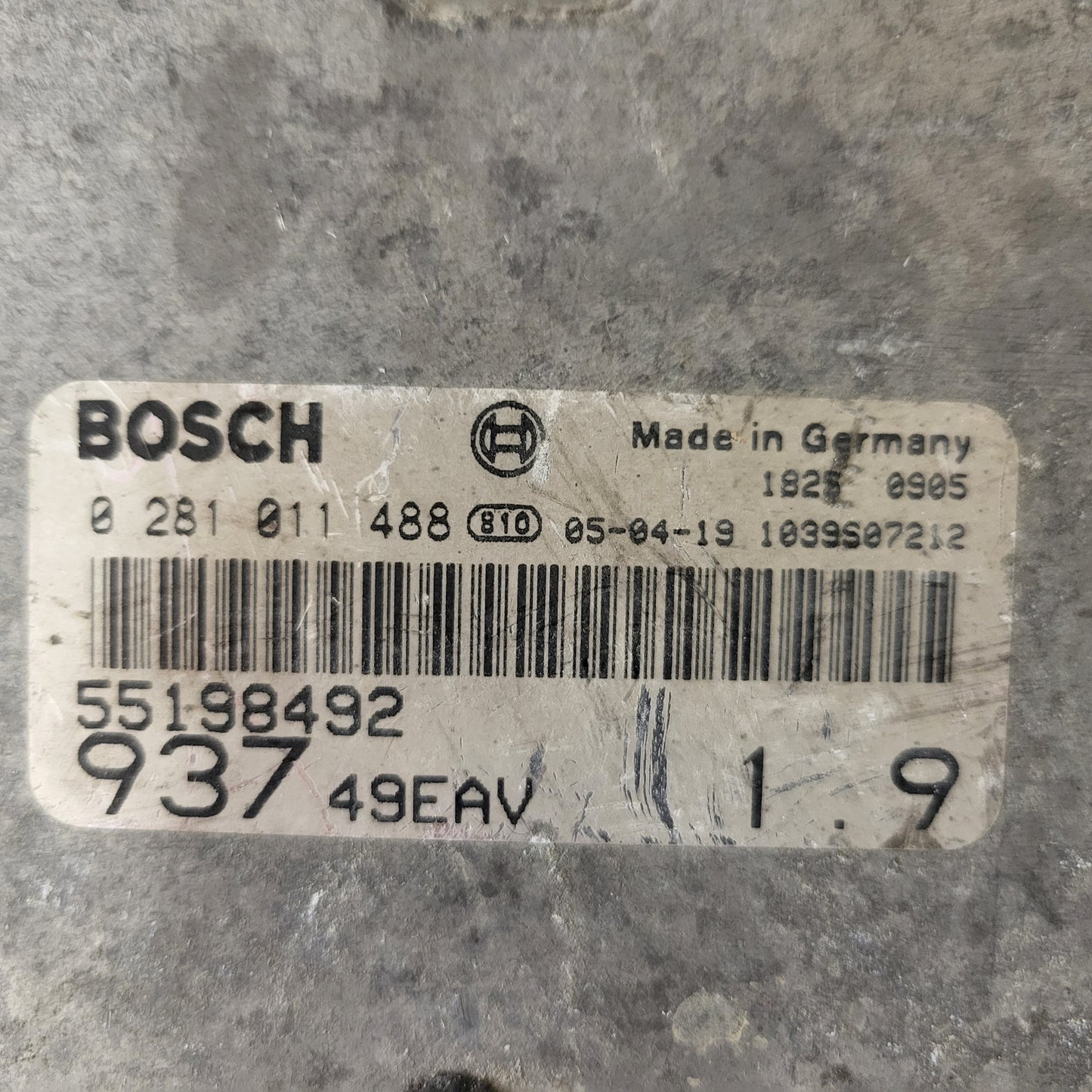 ALFA ROMEO 147 ECU / 0281011488 / 55198492 / BOSCH