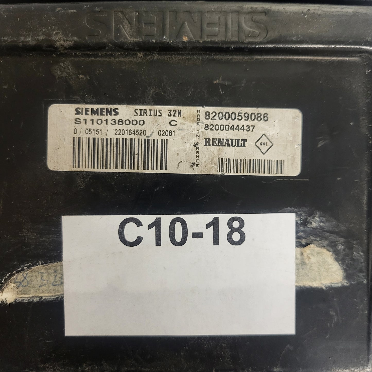 RENAULT ECU / S110138000 / S110138000C / 32N / 8200059086 / 8200044437 / SIEMENS